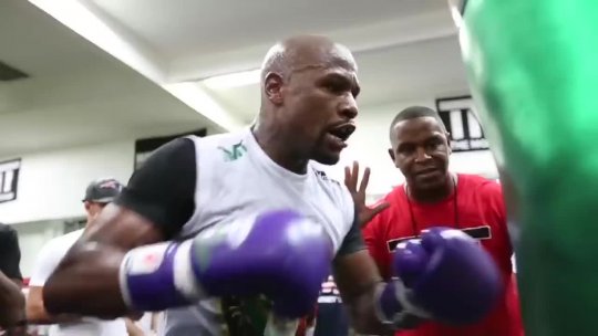 Rick Ross, Tank & Omar Epps visit Floyd Mayweather's Training Camp